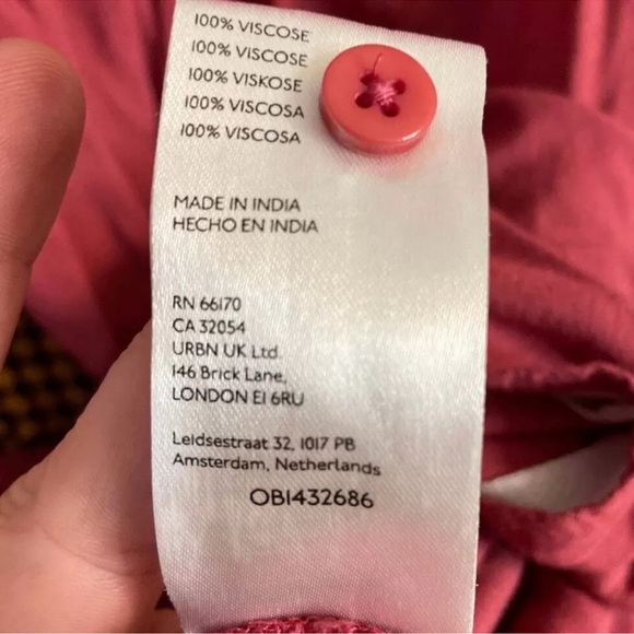 Urban Outfitters
Button Down Pop Art Men's Shirt XL - Picture 13 of 15